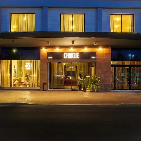 Hotell Charlie In 4*