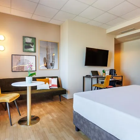 Hotell Charlie In Pesaro