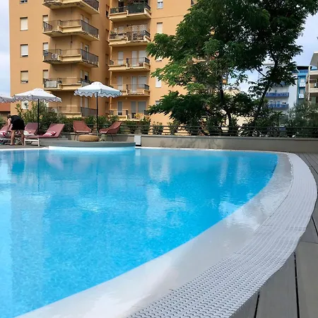 Charlie In Hotell Pesaro