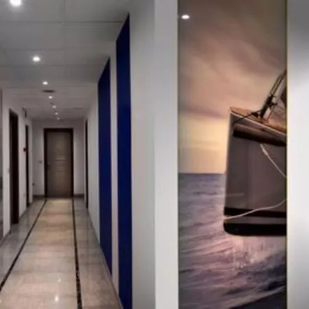 Charlie In Hotel Pesaro