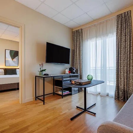 Charlie In 4* Pesaro