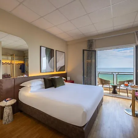 Uappala Cruiser Hotel 4*