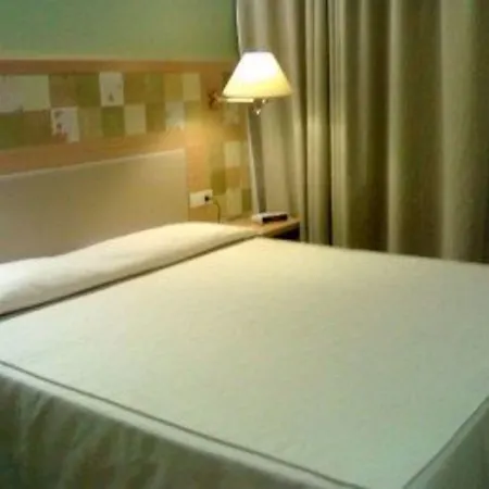 Charlie In Otel 4*