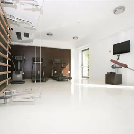 Charlie In 4* Pesaro