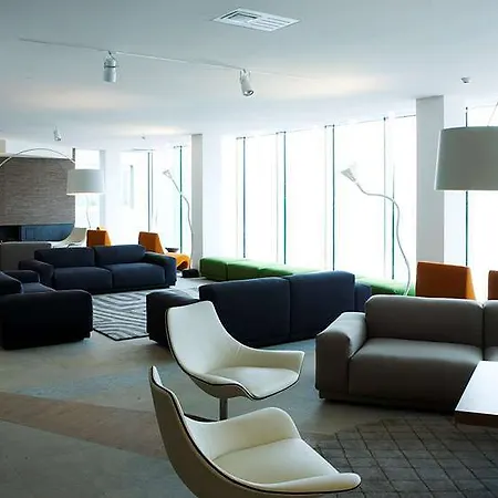 Hotel Charlie In 4*