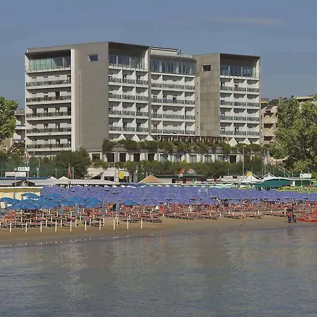 Uappala Cruiser Hotel 4*