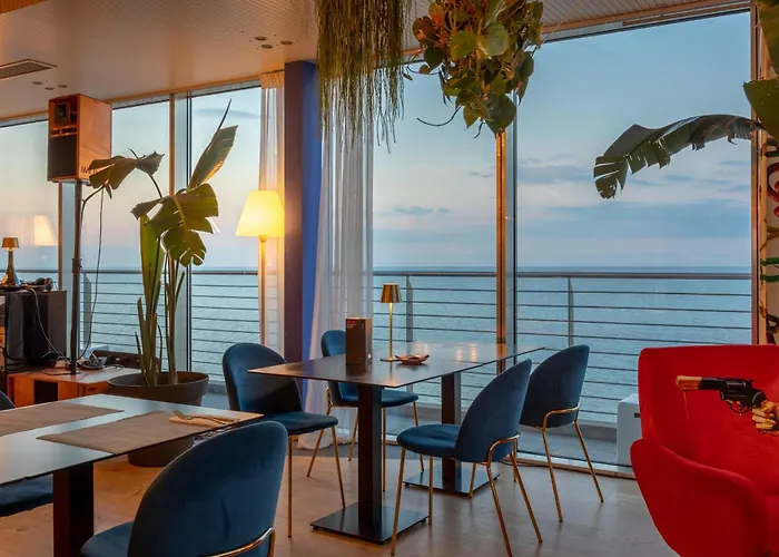 Hotel Charlie In Pesaro